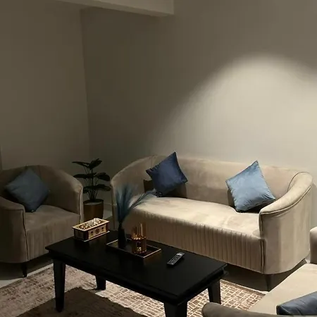 شقة جديدة بصالة وغرفه نوم ودخول ذاتي مستقل Al Kharj Exterior photo